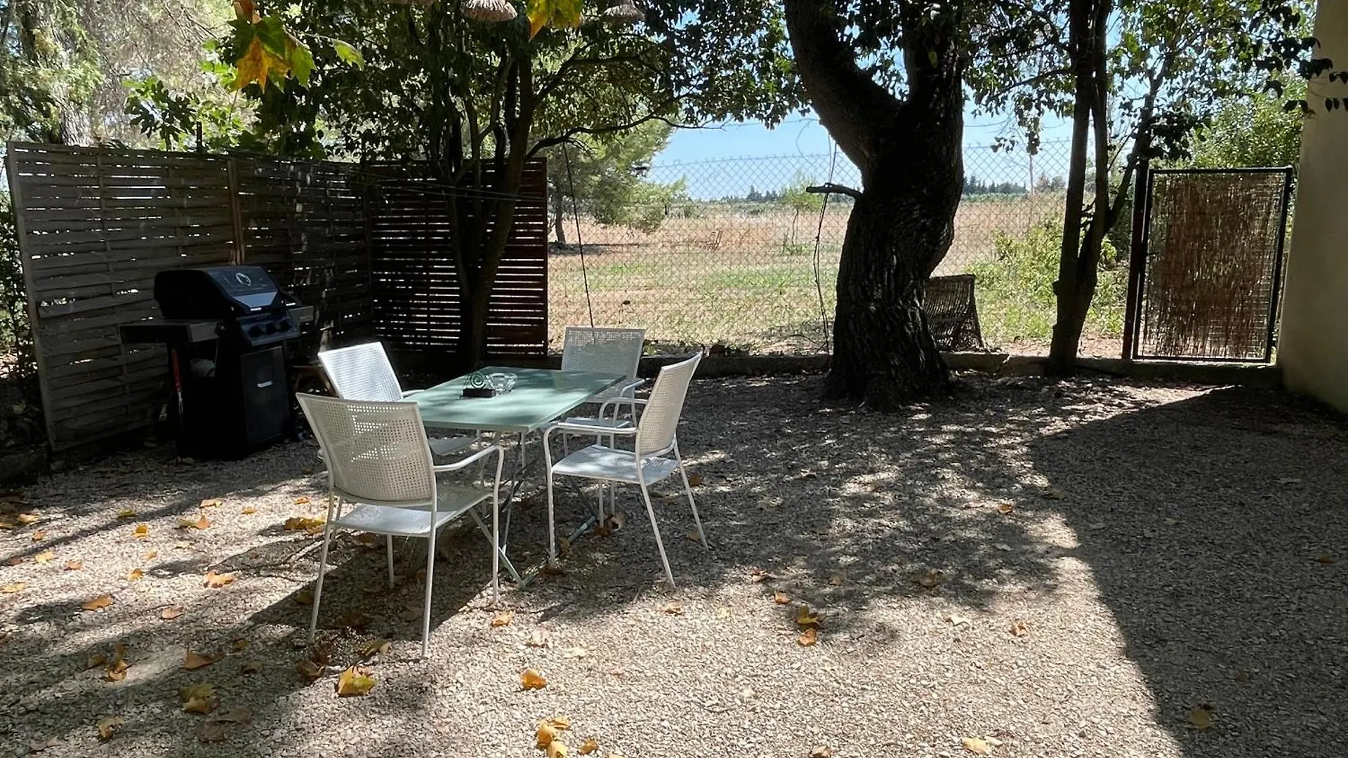 Aparthotel Mas De L'Isle à Bédarrides